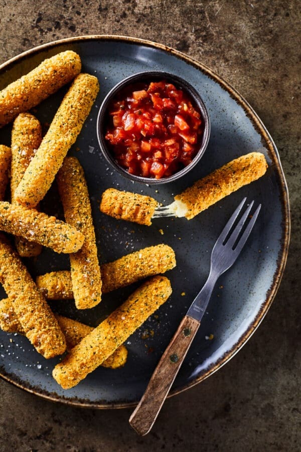 Golden Crumb Mozzarella Sticks