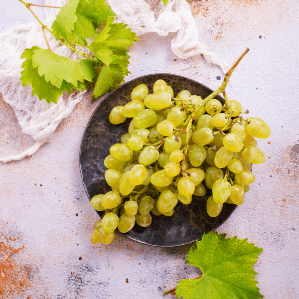 Seedless White Grapes