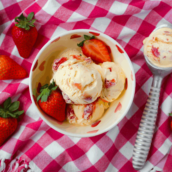 Marshfield Strawberry and Clotted Cream Mini Tub