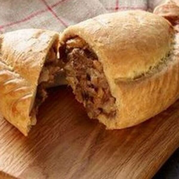 Proper Cornish Unbaked Steak Pasty 368g